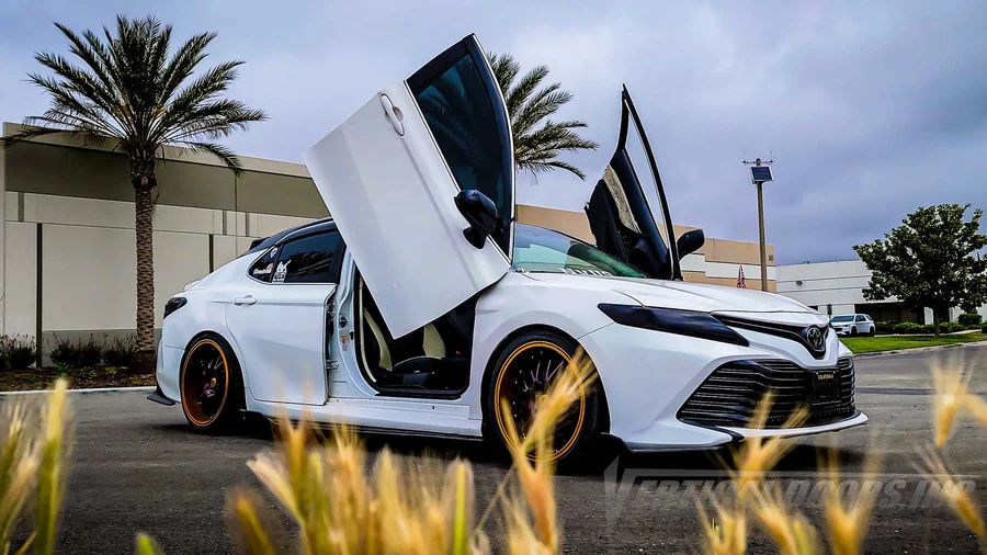 Vertical Doors ® - Custom Vertical Lambo Door Conversion Kit (VDCTOYCAM18) - Main Image