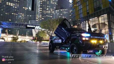 Vertical Doors ® - Custom Vertical Lambo Door Conversion Kit (VDCCHEVYSILVER19) - Main Image